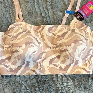 NWT Maidenform Wireless Bra in Beige and Cream